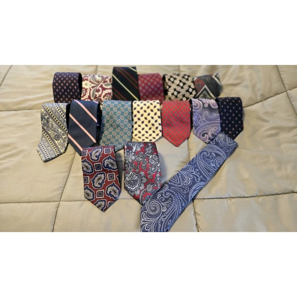 Lot of 16 Silk Ties Stafford Van Heusen Geoffrey Beene Paisley Stripe Geometric